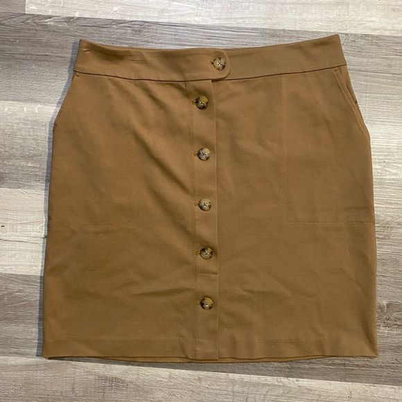 J. Jill Ponte Pencil Skirt Camel Turtle Shell Button Front Pockets, Size Medium - Picture 4 of 9